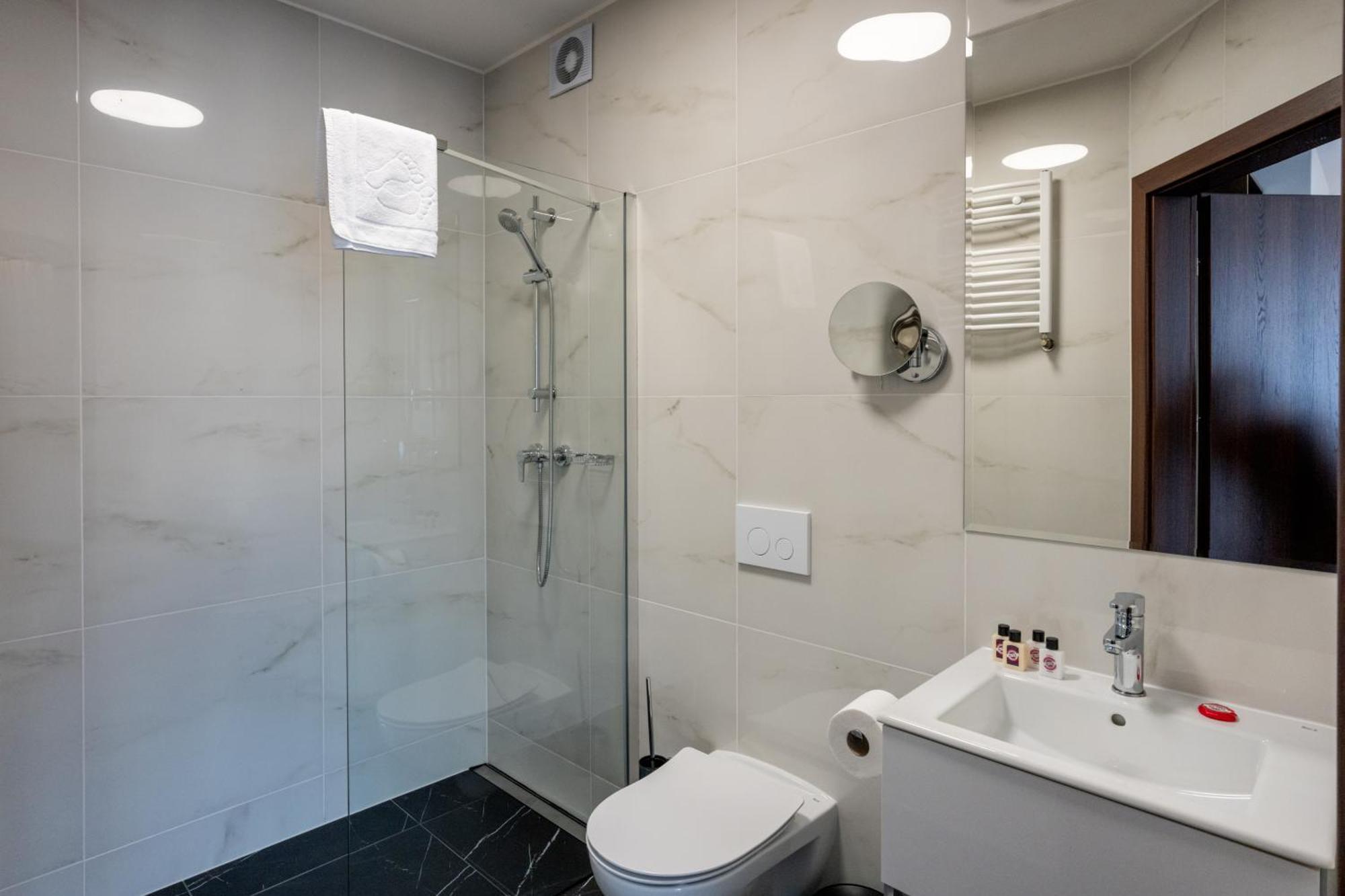 Bed and Breakfast Sleep&Fly Okecie Warsaw Airport Екстер'єр фото