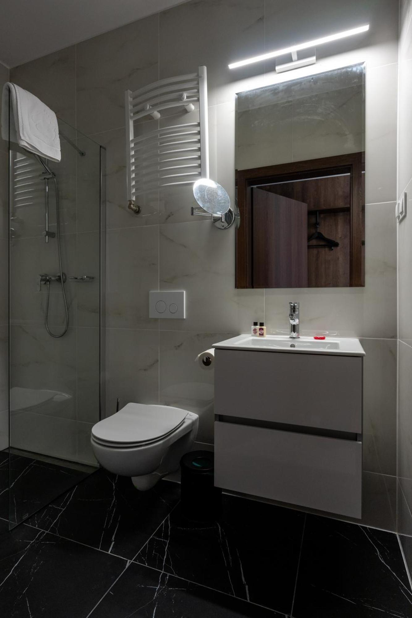 Bed and Breakfast Sleep&Fly Okecie Warsaw Airport Екстер'єр фото