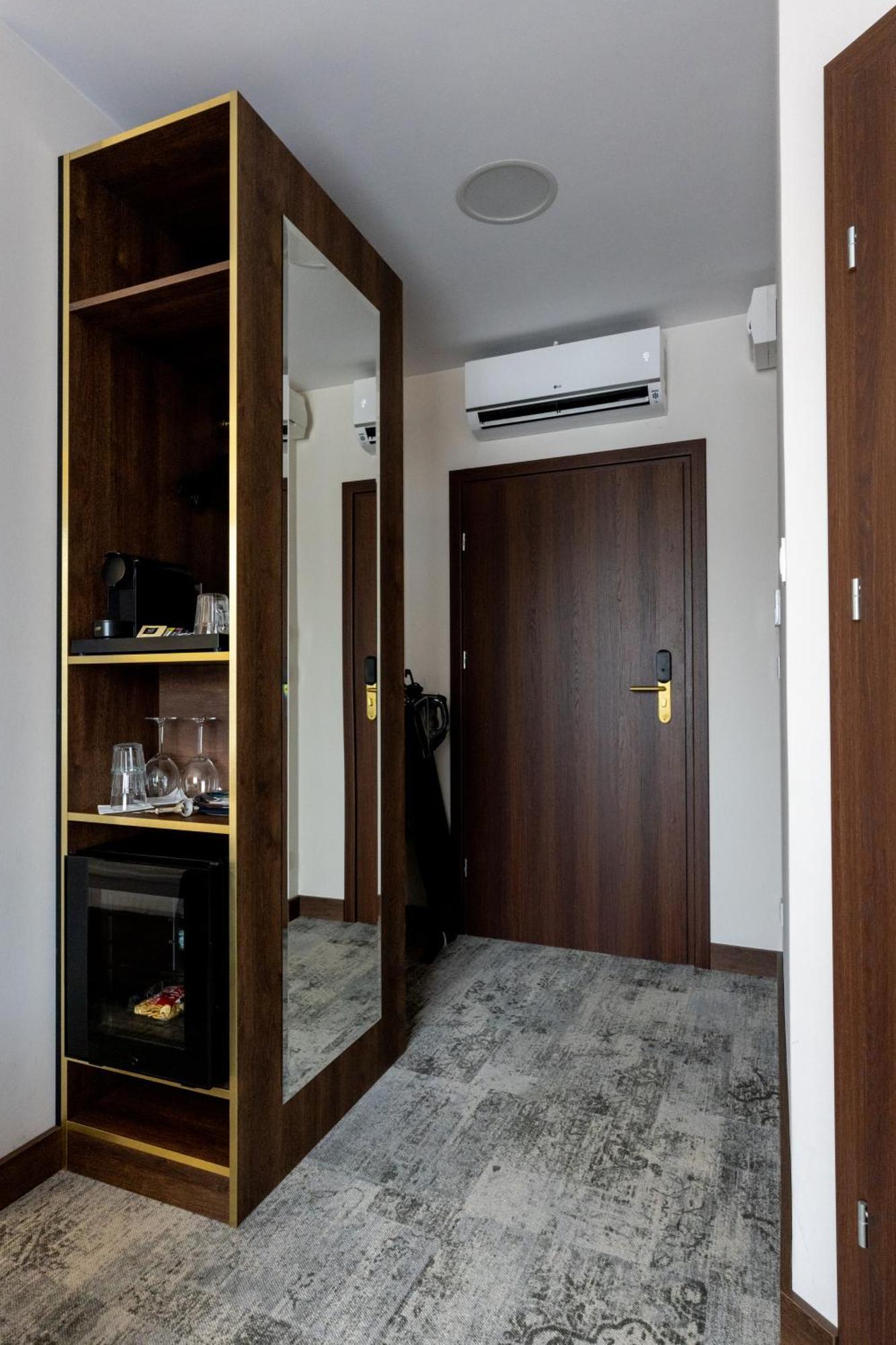 Bed and Breakfast Sleep&Fly Okecie Warsaw Airport Екстер'єр фото