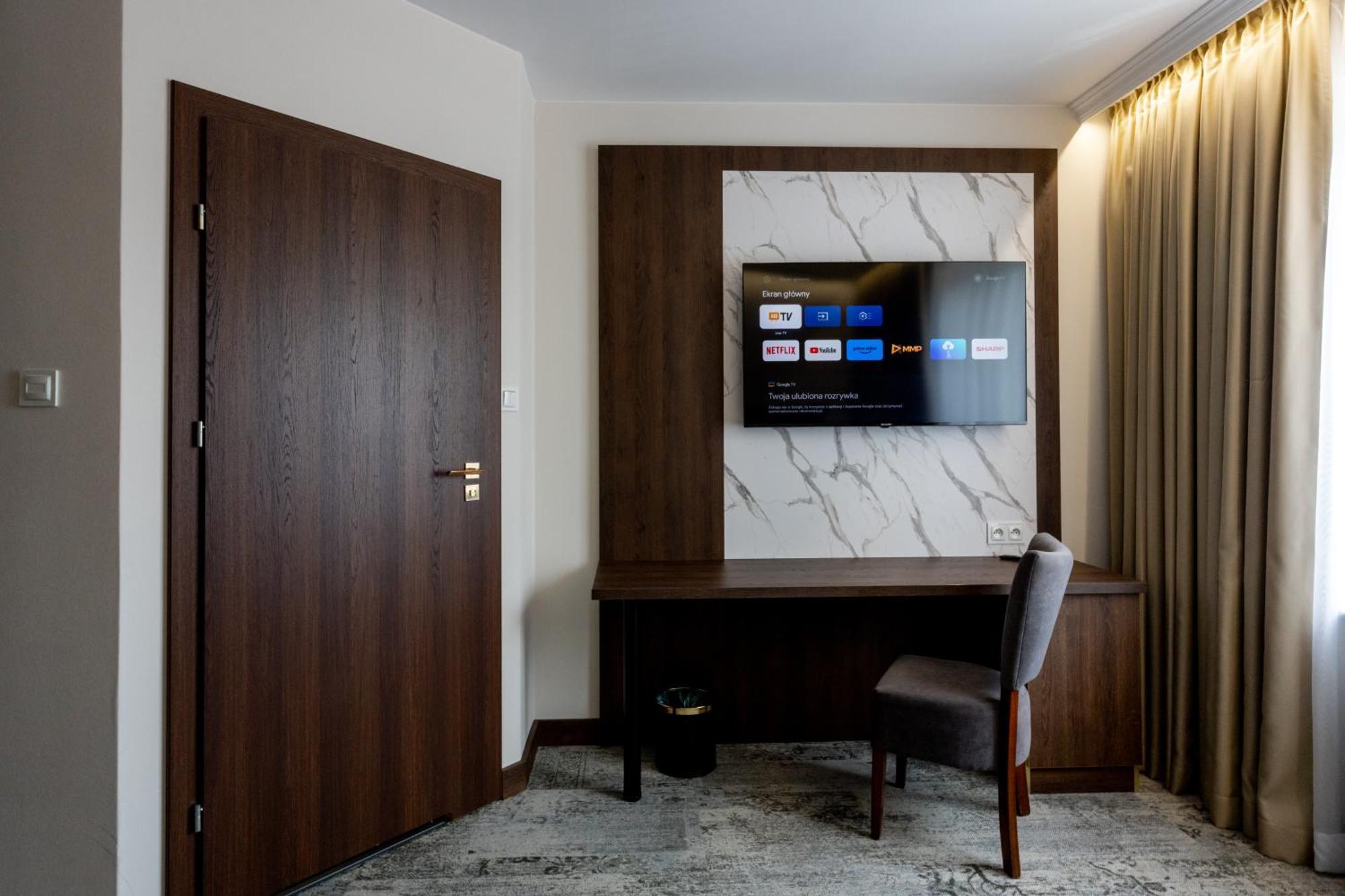 Bed and Breakfast Sleep&Fly Okecie Warsaw Airport Екстер'єр фото