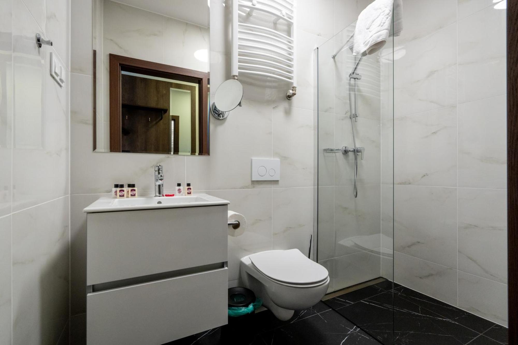 Bed and Breakfast Sleep&Fly Okecie Warsaw Airport Екстер'єр фото