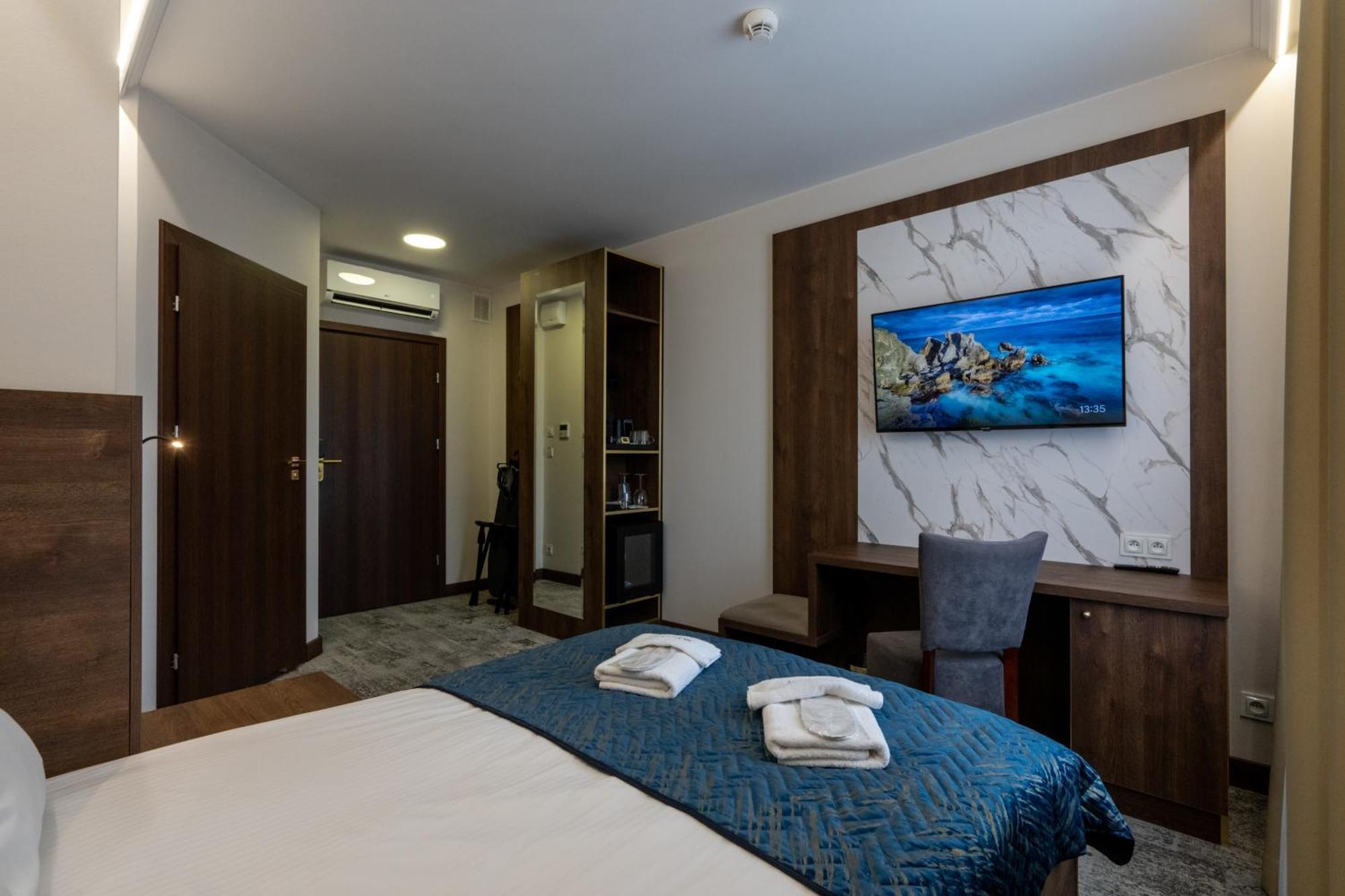 Bed and Breakfast Sleep&Fly Okecie Warsaw Airport Екстер'єр фото